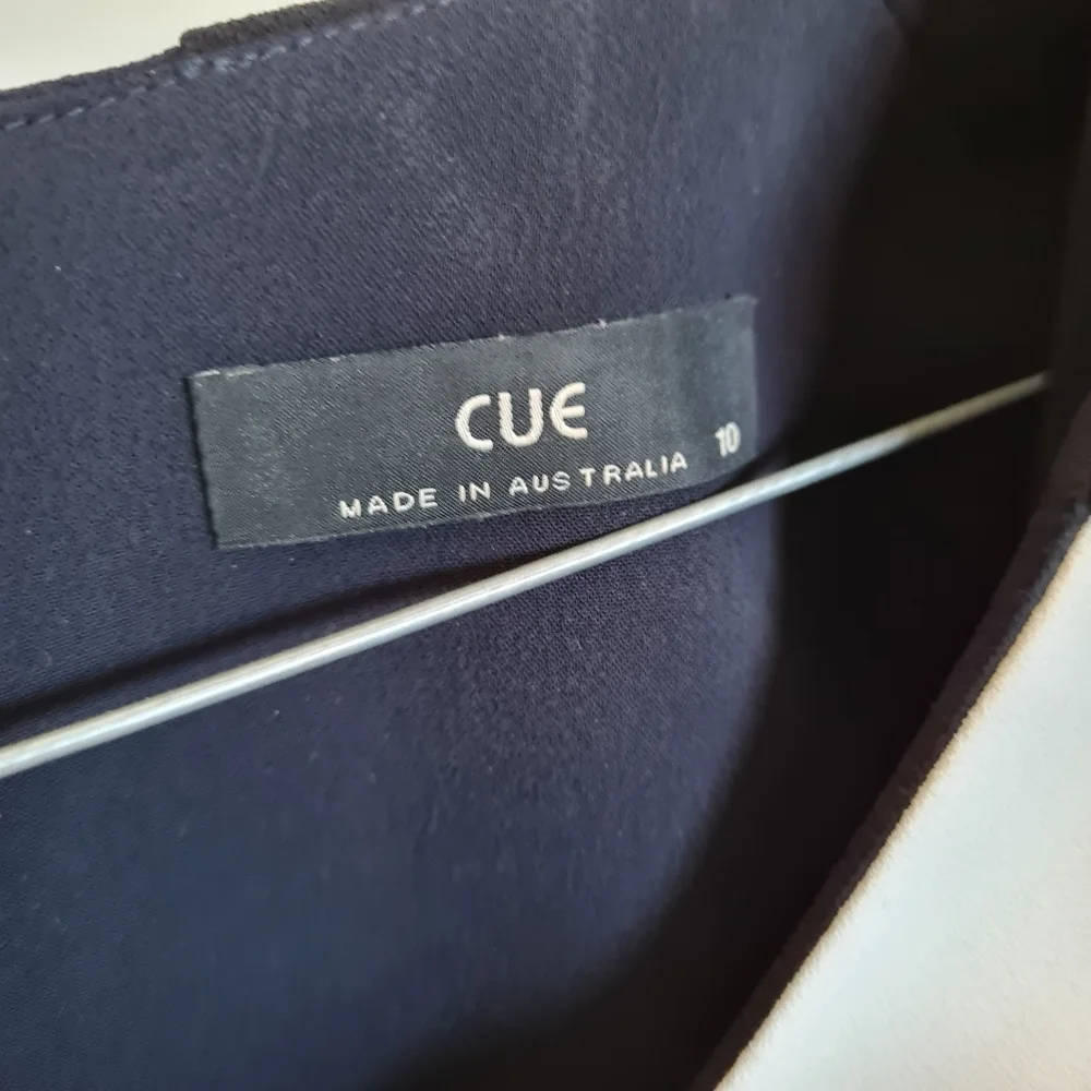Cue Navy, Black, White dress with belt | size 10 - Picture 5 of 5